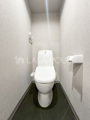 �g�C�� �g�C���ɂ͉��K�ȉ������֍��t��