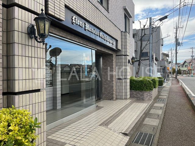 �G���g�����X �s�R�҂⊩�U���Ȃǂ��������ɗ�������̂�h���I�[�g���b�N�t���B