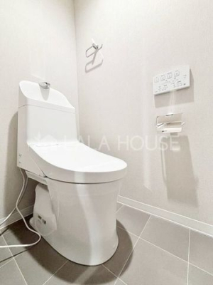 �g�C�� �g�C���ɂ͉��K�ȉ������֍��t��