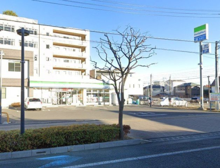 ���ӊ� �t�@�~���[�}�[�g���i�w�k���X �k��5���B 340m