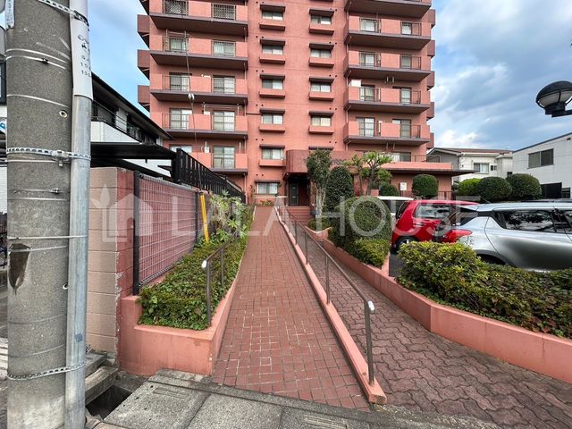 �G���g�����X -