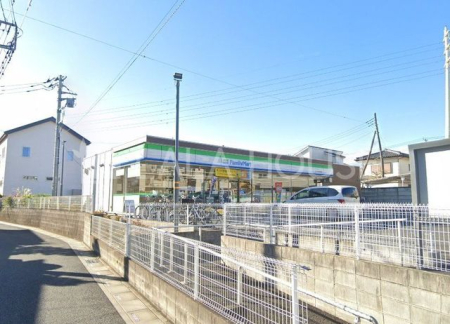 ���ӊ� �t�@�~���[�}�[�g�������ܖ~�͒��X �k��2���B 130m