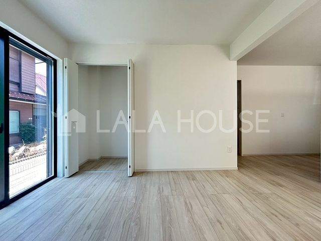 ���[ ���r���O���[