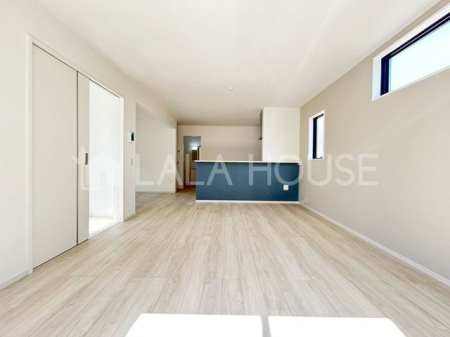 ���r���O -