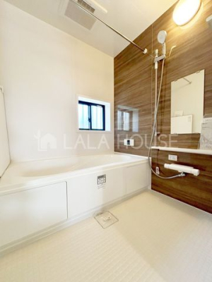 ���� ���������@�t�Ȃ̂ŁA�J�̓���ԕ����C�ɂȂ�G�߂����������ł��܂��B