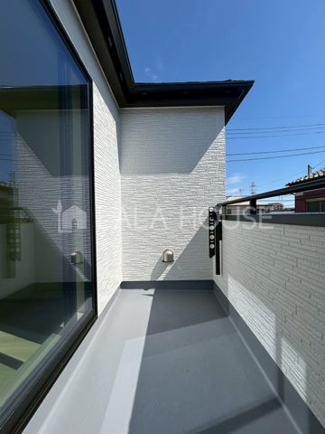 �o���R�j�[ -