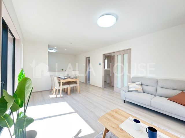 ���r���O �Ƒ��S���喞�����������ꂽ�f�U�C���ƍŐV�@�\�ŐS�n�̂悢���Z��Ԃ����񋟂��܂��B