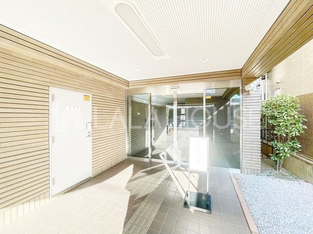 �G���g�����X -