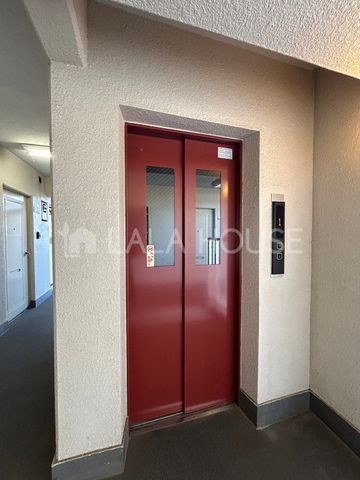 ���̑� �G���x�[�^�[