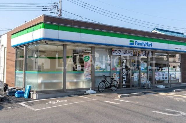 ���ӊ� �t�@�~���[�}�[�g������꒚�ړX �k��12���B 910m