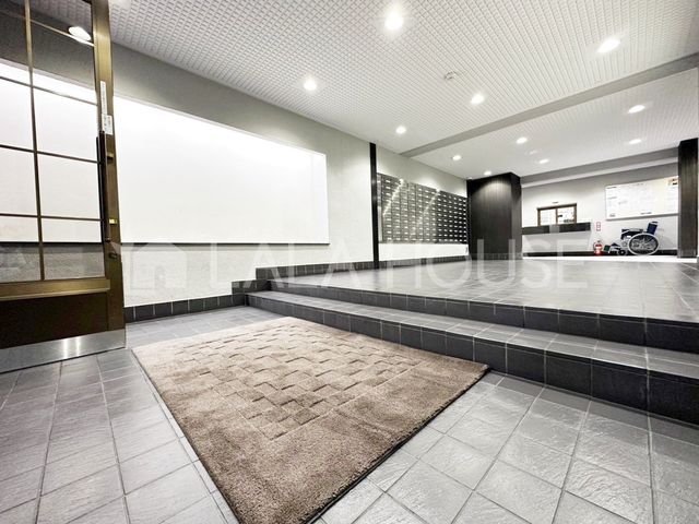 �G���g�����X -