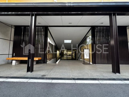 �G���g�����X -