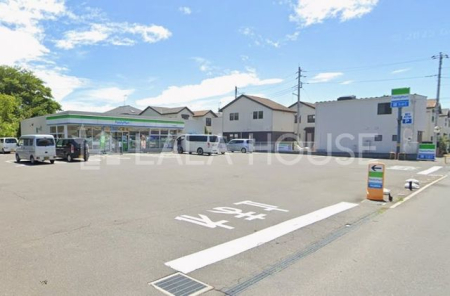 ���ӊ� �t�@�~���[�}�[�g�������ܖx�蒬�X �k��5���B 340m