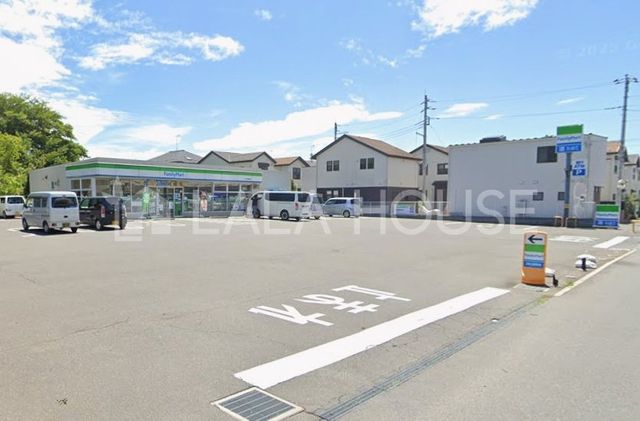 ���ӊ� �t�@�~���[�}�[�g�������ܖx�蒬�X �k��5���B 340m