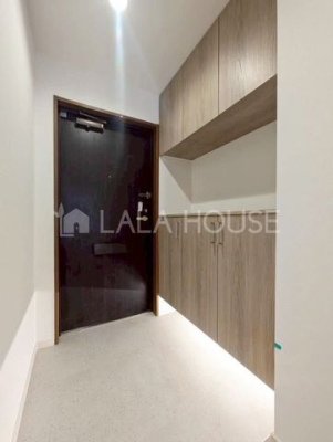 ���� ���։��ɃV���[�Y�{�b�N�X�����Ă���̂ŁA�Еt�������ւ��L�[�v�ł��܂���