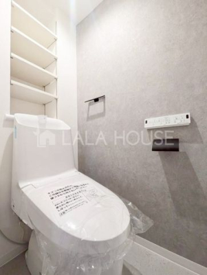 �g�C�� �g�C���ɂ͉��K�ȉ������֍��t����