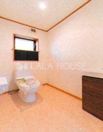 �g�C�� �g�C���ɂ͉��K�ȉ������֍��t��