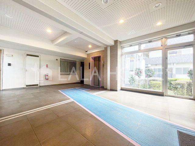 �G���g�����X -