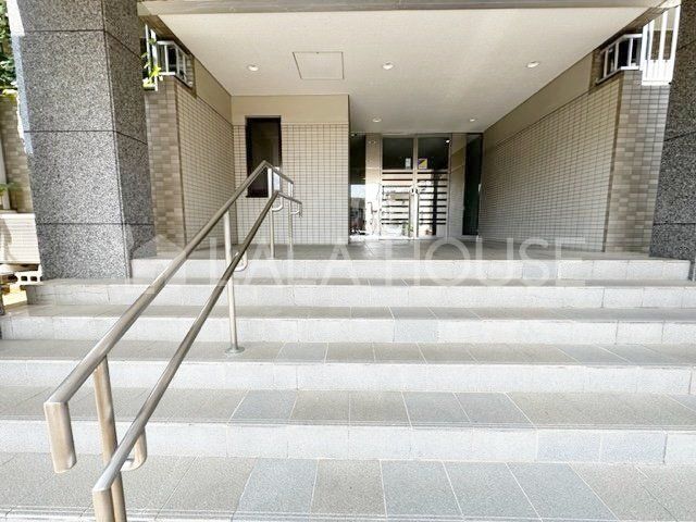 �G���g�����X -