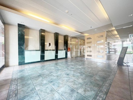 �G���g�����X -