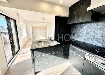 �L�b�`�� �V�����͂������ȃJ�E���^�[�L�b�`���̂��邨�����Ł�