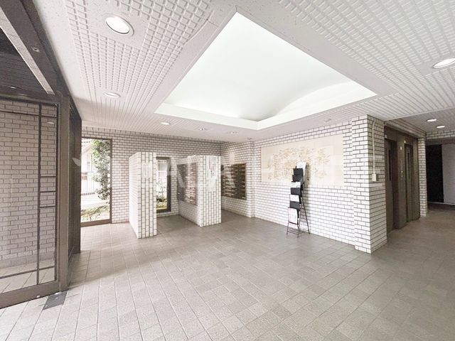 �G���g�����X -