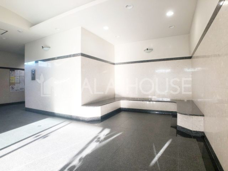 �G���g�����X -