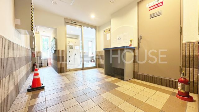 �G���g�����X �I�[�g���b�N�t�����L���ւŕs�R�҂��V���b�g�A�E�g�I���q���܂̂�����Ԃɂ����S�ł���