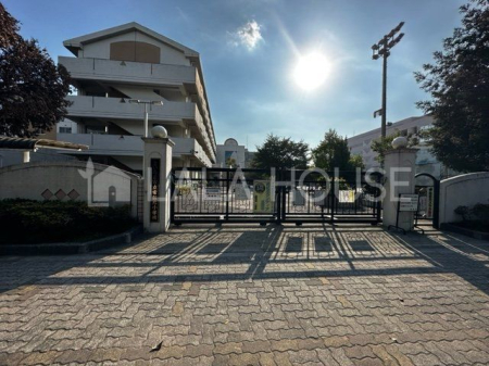 ���ӊ� �������܎s����Ֆk���w�Z �k��4���B 260m