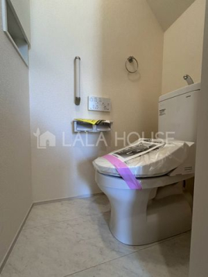 �g�C�� �g�C���ɂ͉��K�ȉ������֍��t��