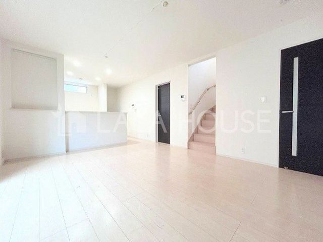 ���r���O �L�X15.5�����r���O�ƃJ�E���^�[�L�b�`�������͂̃��t�H�[�������I�Ƒ��݂�Ȃ����K�ɉ߂������Ԃ����񋟂��܂���