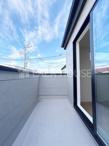 �o���R�j�[ -