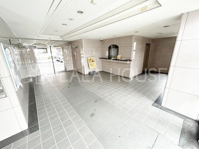 �G���g�����X -